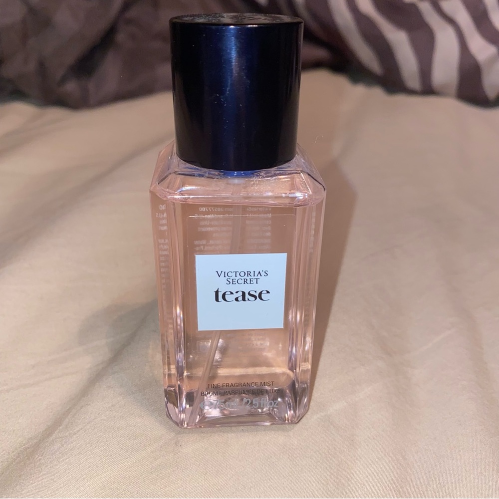 Victoria’s Secret TEASE fragrance mist 2.5 fl oz TRAVEL